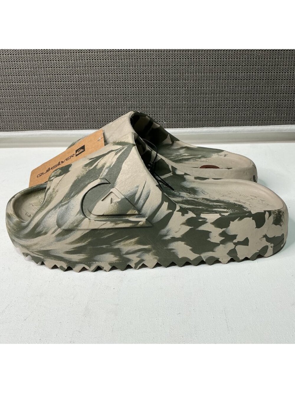 Quiksilver Slide Sandals Camo Green White Men’s Size 8 Durable Comfort Sole